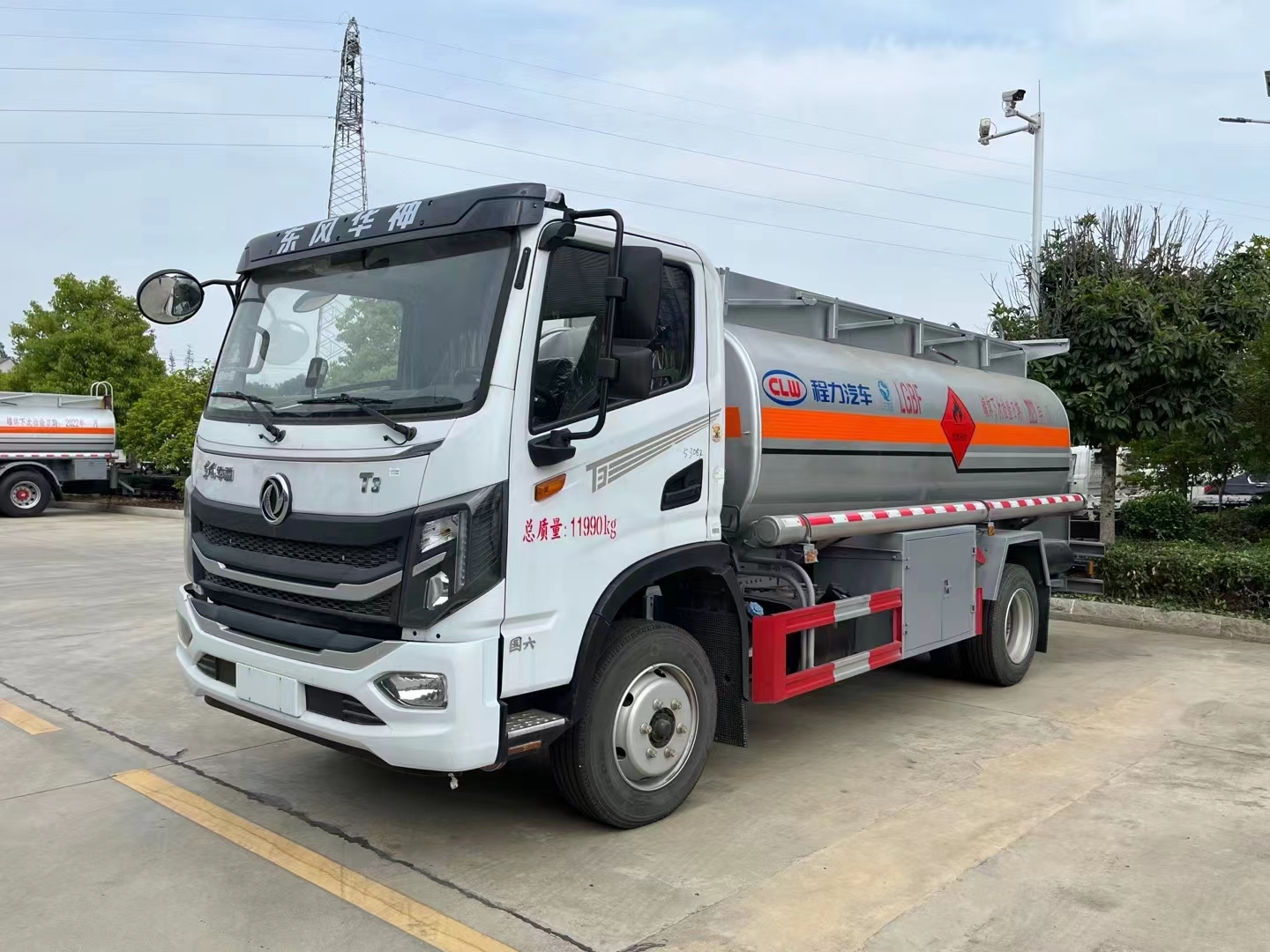 国六东风华神T3油罐车