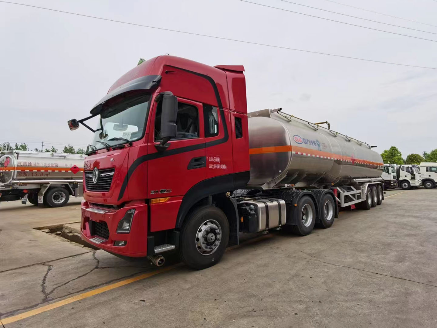 国六东风天龙48立方铝合金运油车