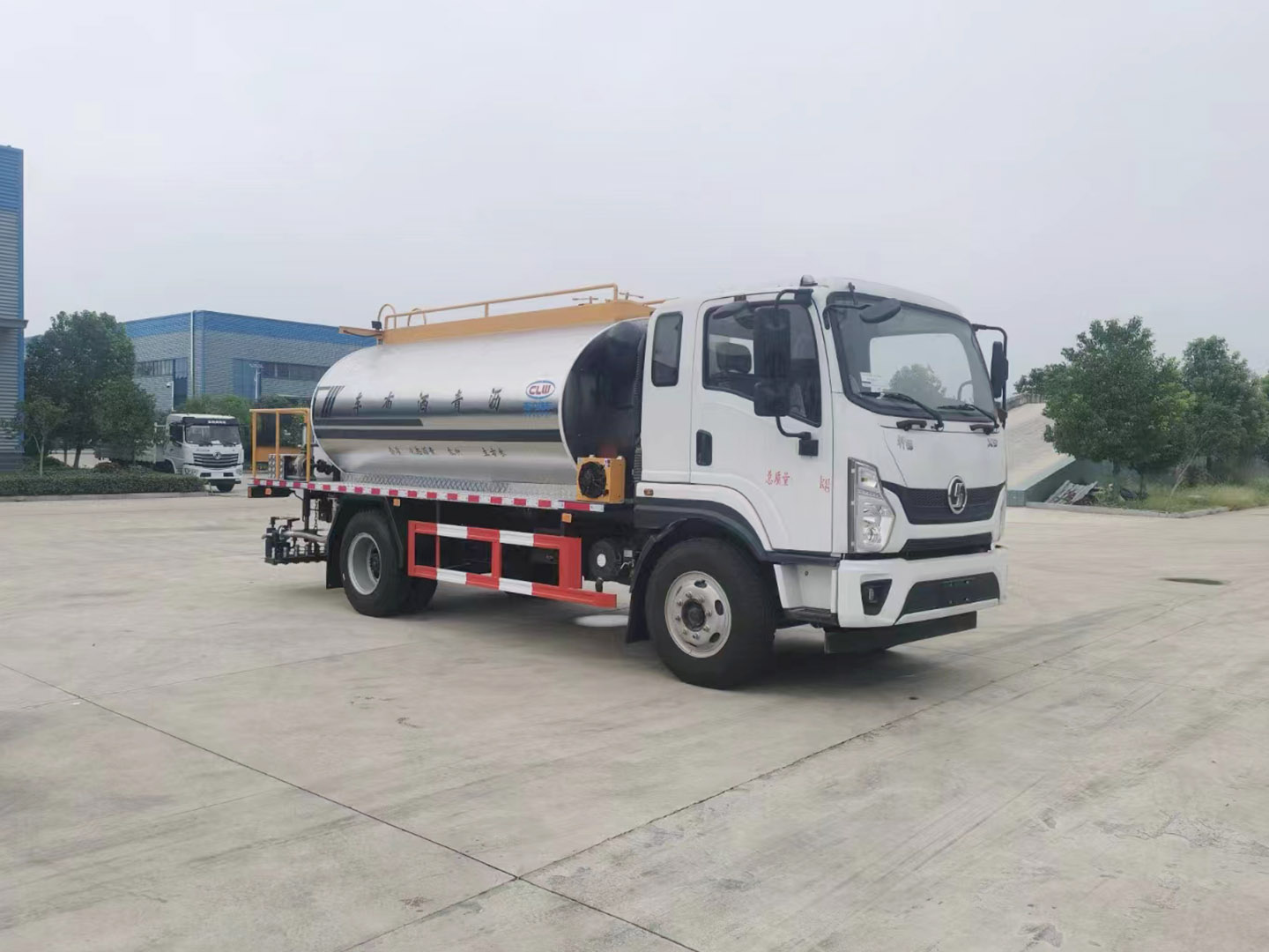 国六陕汽轩德8吨智能型沥青洒布车