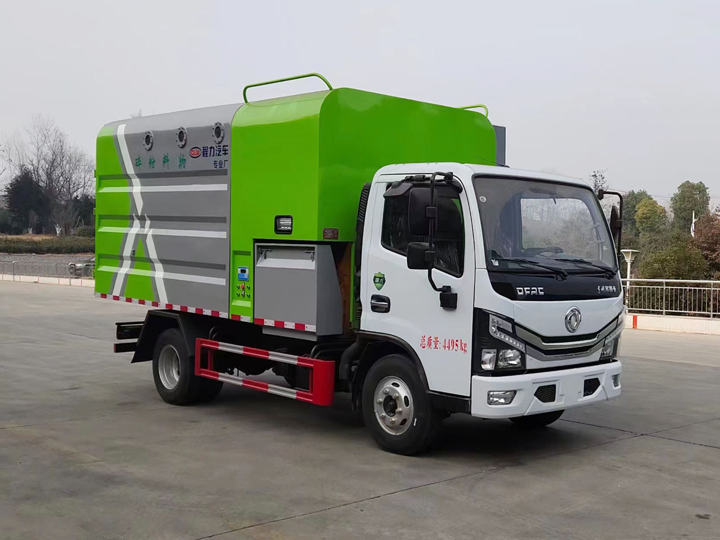国六东风多利卡D6物料粉碎车
