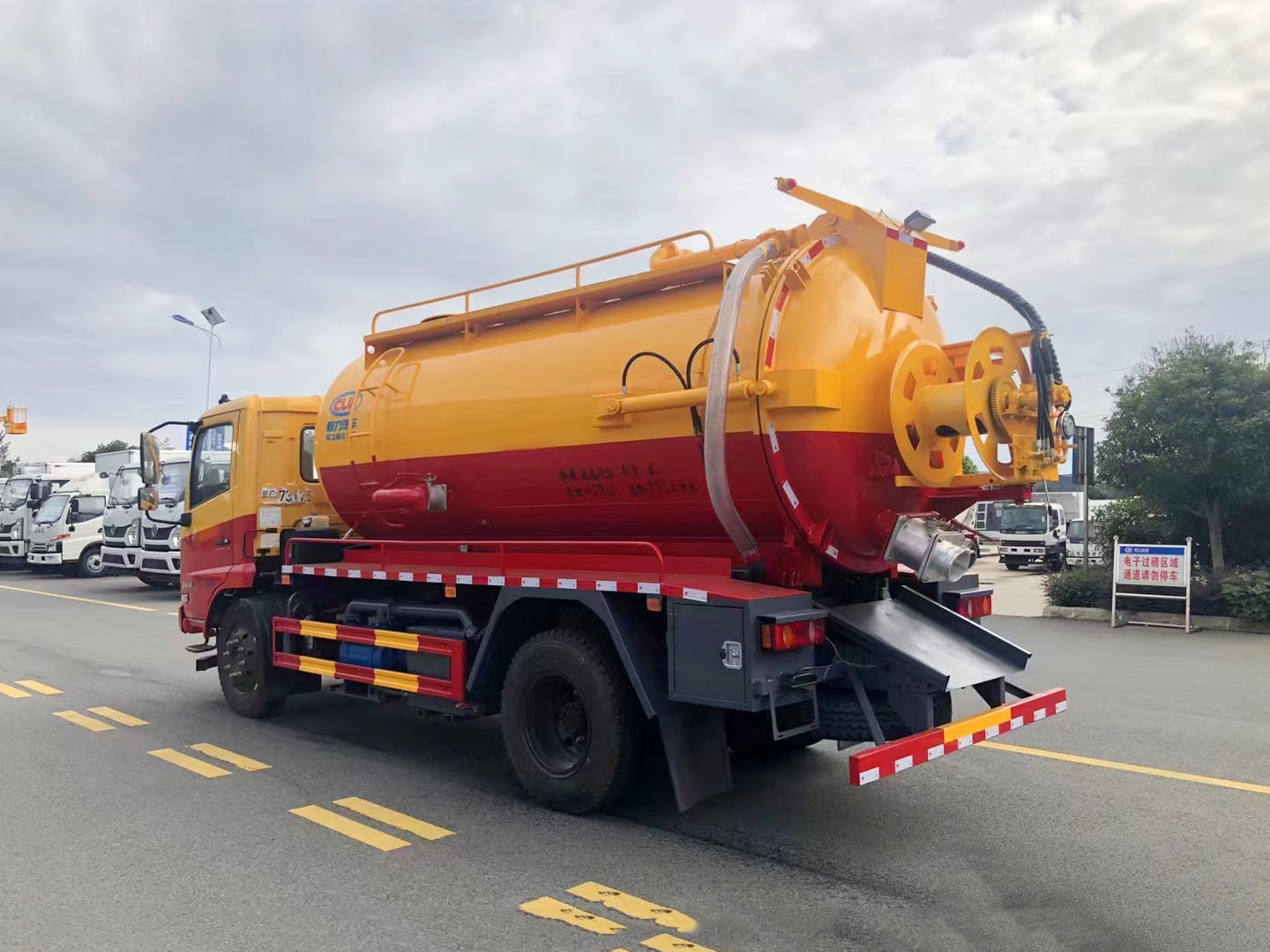 国六东风天锦KS清洗吸污车