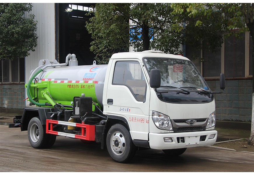 蓝牌2立方吸污车